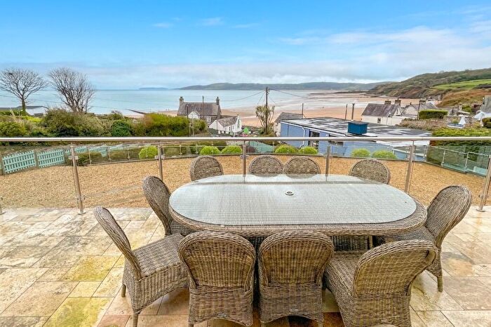 5 Bedroom Detached House For Sale In Beach Road, Benllech, Tyn-y-Gongl, Isle Of Anglesey, LL74