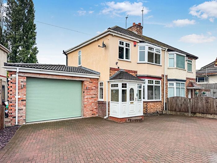3 Bedroom Semi-detached House To Rent In Legge Lane, Coseley, Bilston, West Midlands, WV14