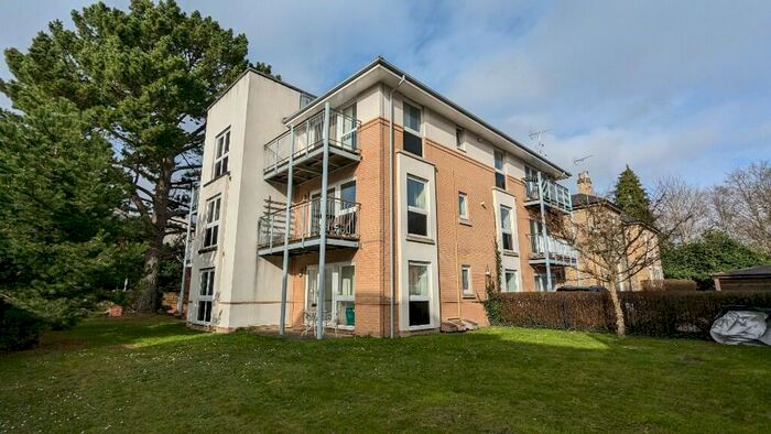 1 Bedroom Apartment To Rent In Archers Road, Southampton, Hampshire, SO15
