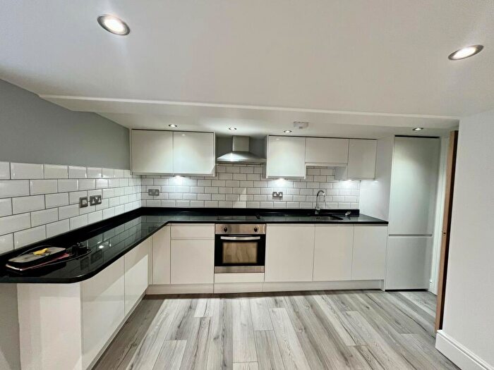 2 Bedroom Apartment To Rent In Clyde Road, West Didsbury, M20