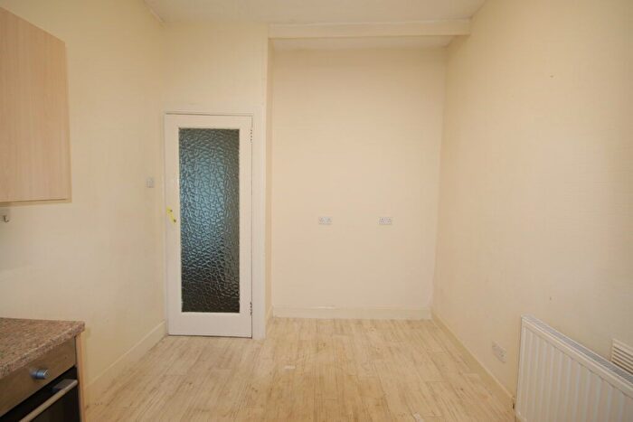2 Bedroom Flat For Sale In Fl/, Argyle Street, Rothesay, PA20