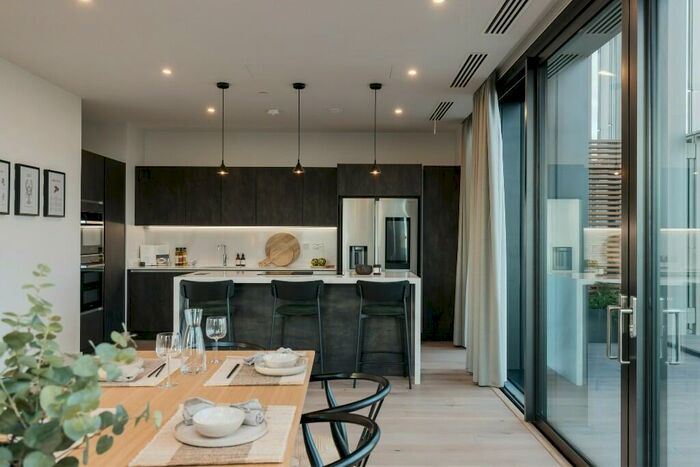 3 Bedroom Penthouse To Rent In Broad Street, Birmingham, B15