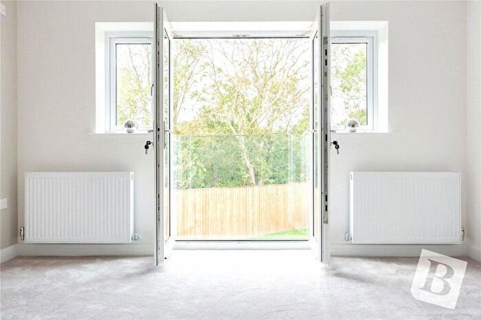 4 Bedroom Detached House For Sale In Sloane Mews, Prospect Road, Hornchurch, RM11