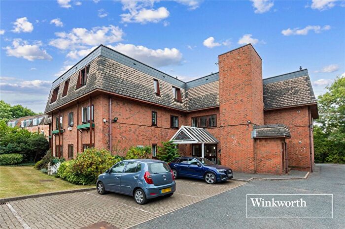 2 Bedroom Flat For Sale In Woodside Grange Road, Woodside Park, London, N12