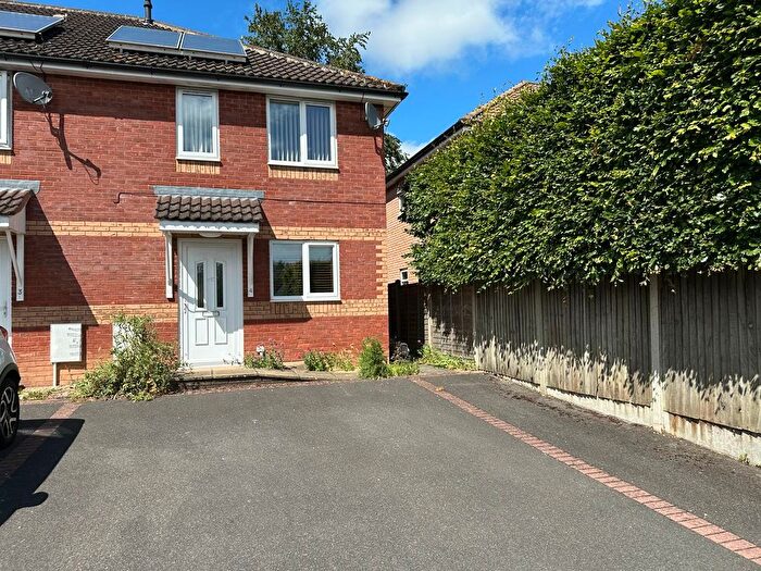 3 Bedroom End Of Terrace House For Sale In Cabot Court, Stanley Close, Taunton, TA2