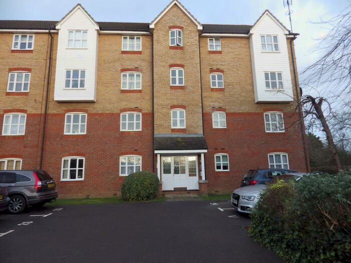 2 Bedroom Apartment To Rent In Friarscroft Way, Aylesbury, Buckinghamshire, HP20