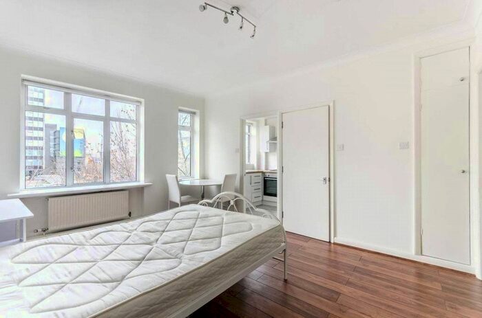 Studio To Rent In Warren Court, Euston Road, London, NW1