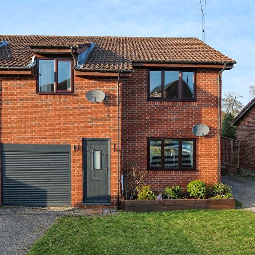 2 Bedroom Maisonette For Sale In Jenner Way, Romsey, SO51