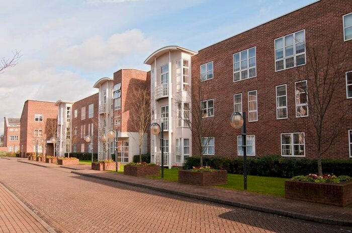 2 Bedroom Flat For Sale In Manbre Road, London, W6
