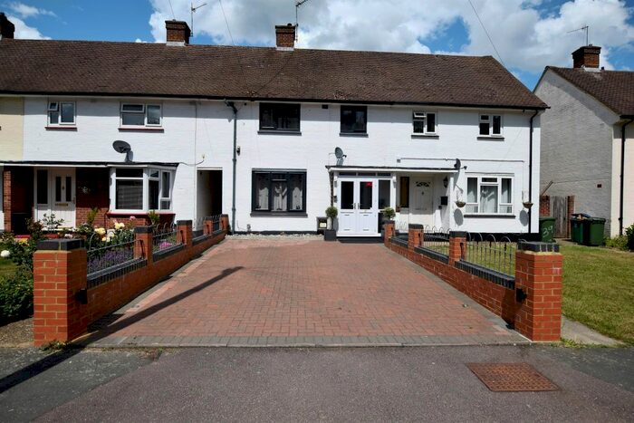 3 Bedroom Property To Rent In Valley Rise, Watford, WD25