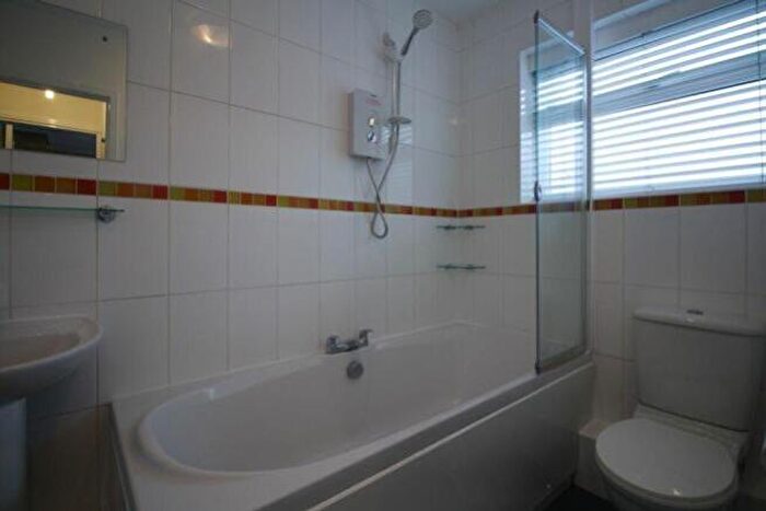 1 Bedroom Flat To Rent In Shanklin House, Shanklin Close, Chorlton, M21