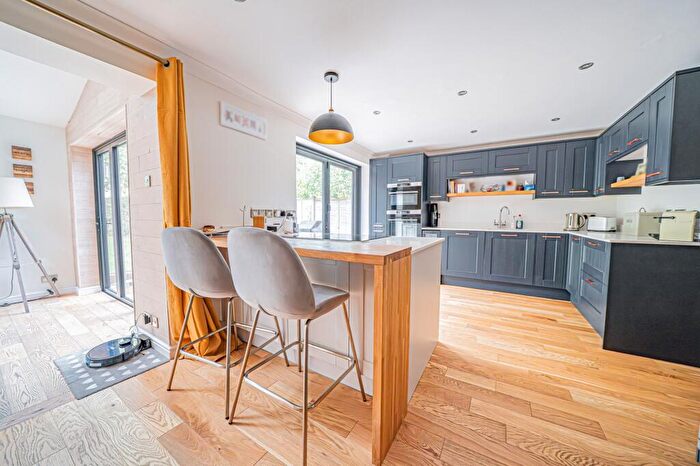 5 Bedroom Detached House For Sale In Lapwing Drive, Hampton-In-Arden, B92