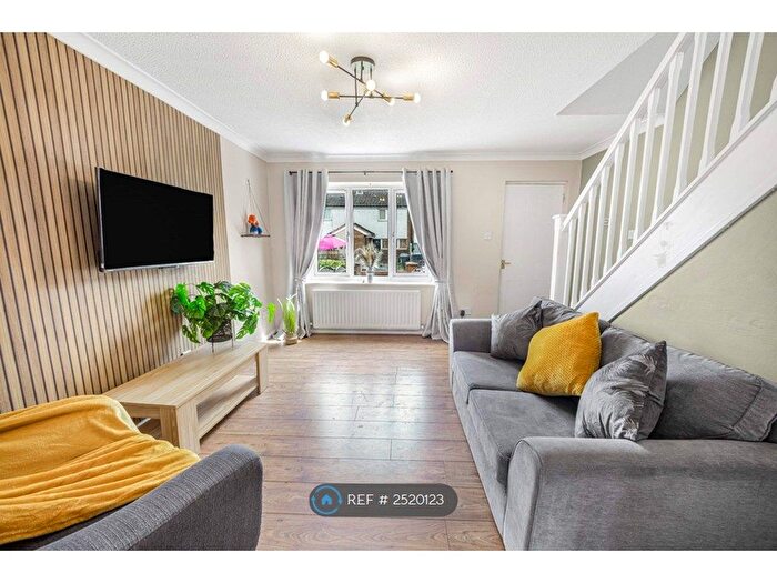 2 Bedroom Semi-Detached House To Rent In Bramble Avenue, Salford, M5