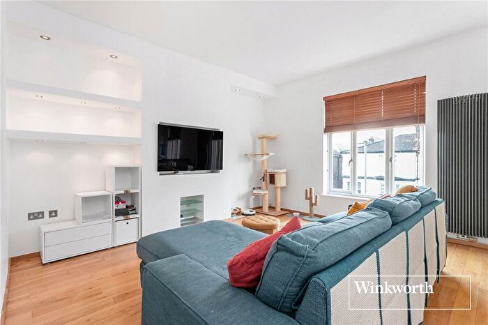 2 Bedroom Flat To Rent In Lichfield Grove, Finchley, London, N3