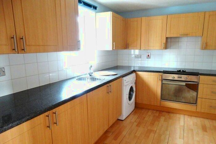 2 Bedroom Flat To Rent In Tudor Court, Braintree, CM7