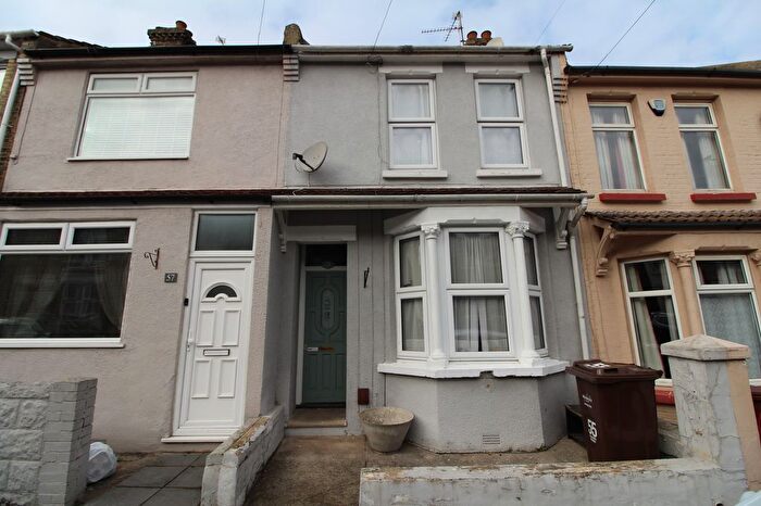 3 Bedroom Terraced House To Rent In Louisville Avenue, Gillingham, ME7