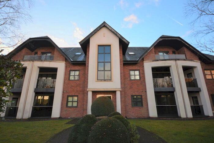 2 Bedroom Flat To Rent In Carlton Place, Ten Acre Drive, Whitefield, Manchester, M45