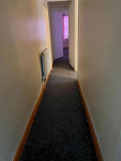 3 Bedroom Terraced House For Sale In Saxon Road, Luton, LU3