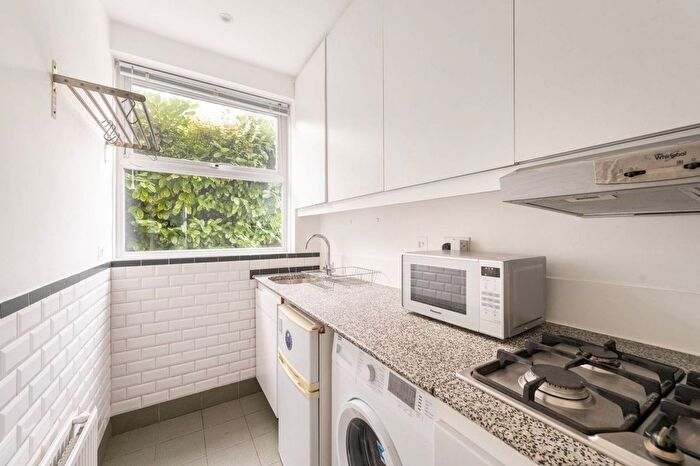 1 Bedroom Flat To Rent In Fulham Palace Road, Fulham, London, SW6