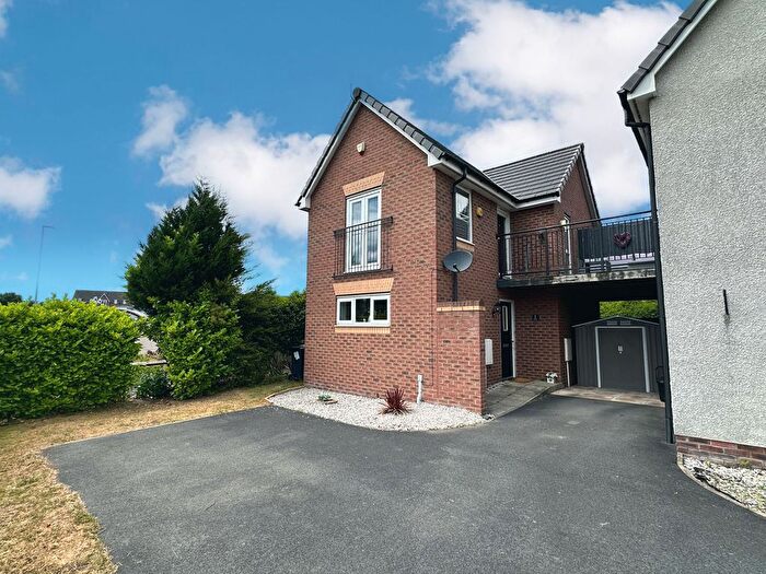 1 Bedroom Link Detached House For Sale In Detroit Close, Chapelford Village, Warrington, WA5