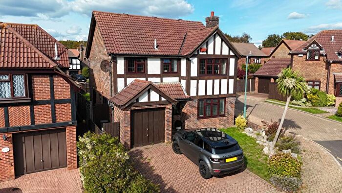 5 Bedroom Detached House For Sale In Elmgate Drive, Bournemouth, BH7