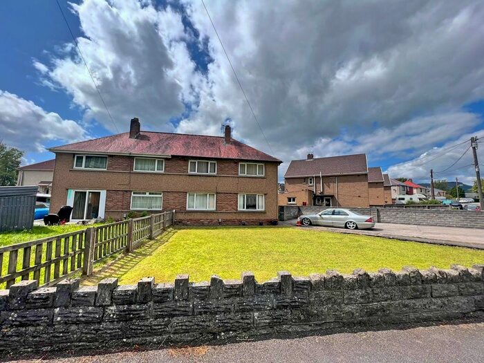 3 Bedroom End Of Terrace House For Sale In Heol Y Glo, Tonna, Neath, Neath Port Talbot., SA11