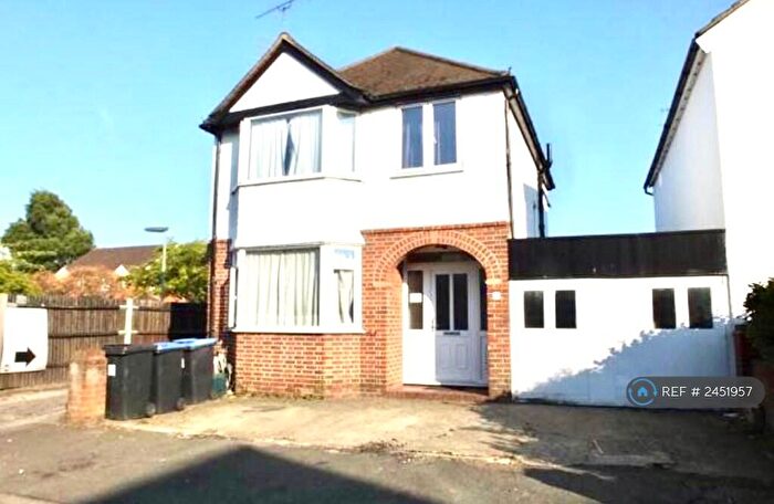 4 Bedroom Detached House To Rent In Board School Road, Woking, GU21