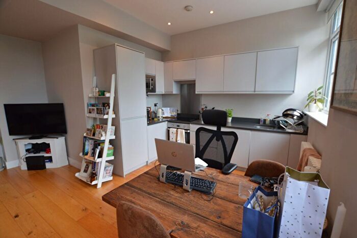 1 Bedroom Flat To Rent In Met House, E10