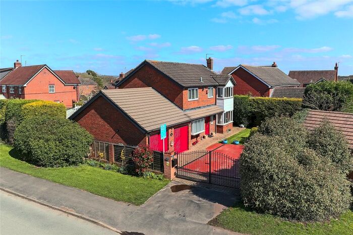 4 Bedroom Detached House For Sale In Pool Close, Shareshill, Wolverhampton, Staffordshire, WV10