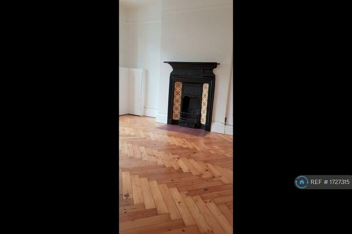 2 Bedroom Maisonette To Rent In Shortlands Gardens, Bromley, BR2