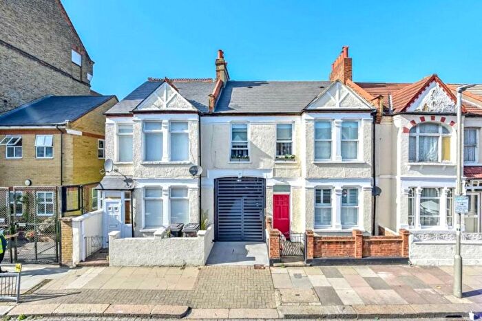 1 Bedroom Flat For Sale In Undine Street, London, SW17