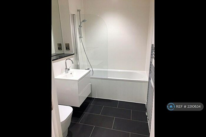 1 Bedroom Flat To Rent In Garrard House, Reading, RG1