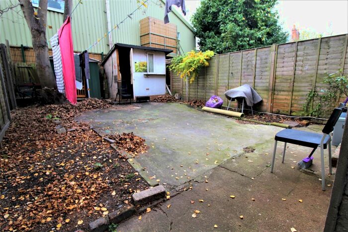 4 Bedroom Flat To Rent In Langton Road, Willesden Green, London NW2