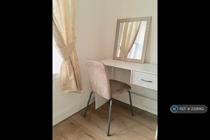 2 Bedroom Flat To Rent In Albert Street, Dundee, DD4