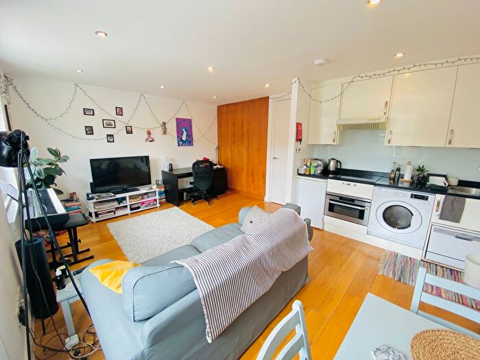 1 Bedroom Flat To Rent In Camden High Street, Camden Town, NW1