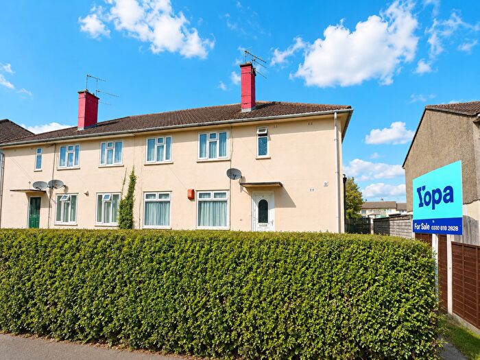 2 Bedroom Flat For Sale In Dancey Mead, Bristol, BS13