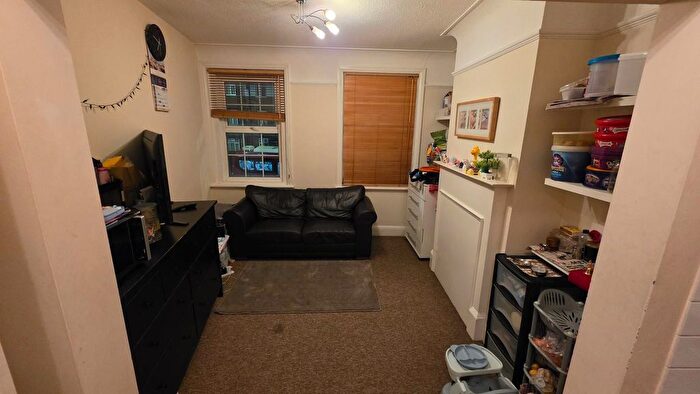 1 Bedroom Flat To Rent In Kenton Road, Harrow, Greater London, HA3