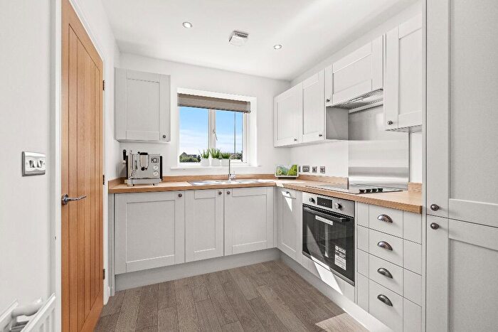 3 Bedroom Detached House For Sale In Delf Hill, Rastrick, HD6