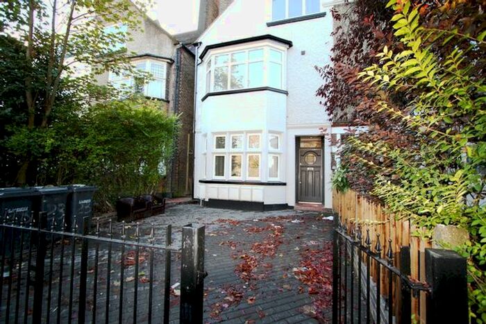 1 Bedroom Flat To Rent In Drewstead Road, Streatham Hill SW16