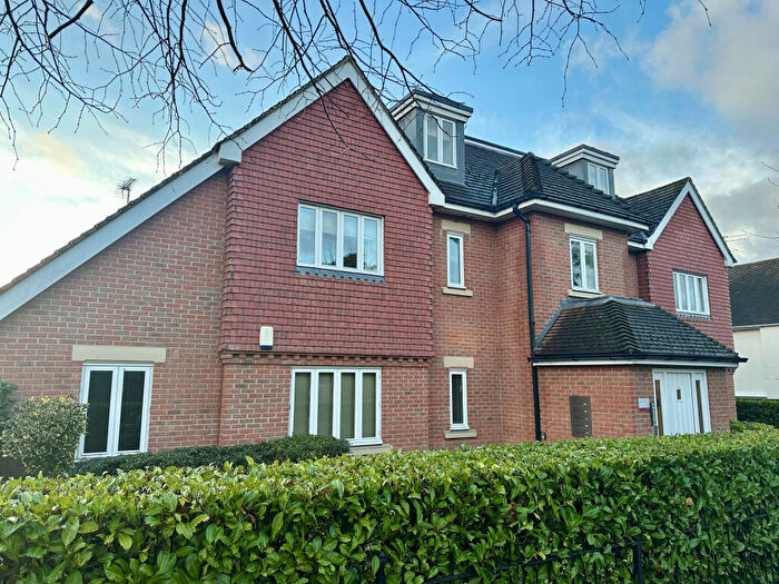 2 Bedroom Penthouse For Sale In Garlands Road, Leatherhead, KT22