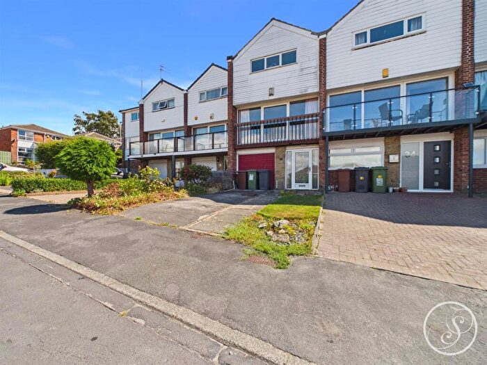 3 Bedroom Terraced House For Sale In Dale Park Walk, Leeds, LS16