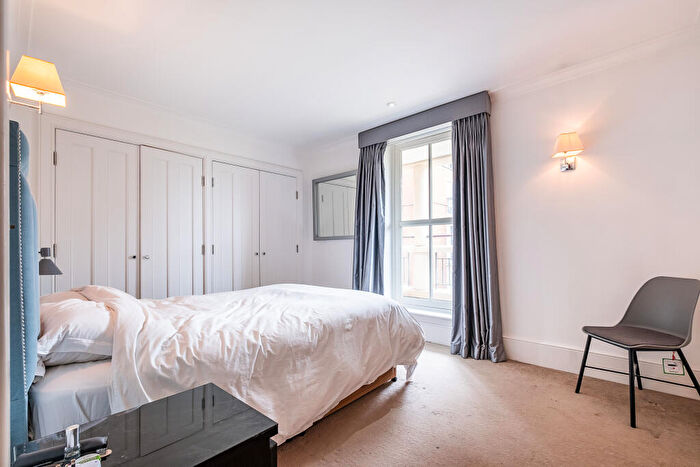 1 Bedroom Flat For Sale In Coleridge Gardens, London, SW10