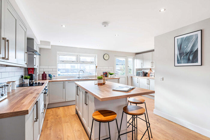6 Bedroom House To Rent In Mayville Avenue, Leeds, LS6