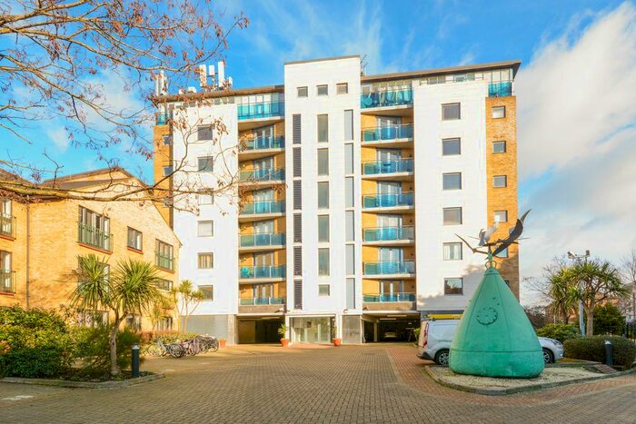 2 Bedroom Flat To Rent In Plough Way, London, SE16