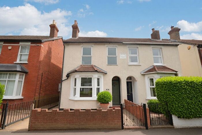 4 Bedroom Semi-Detached House To Rent In Stepgates, Chertsey, KT16
