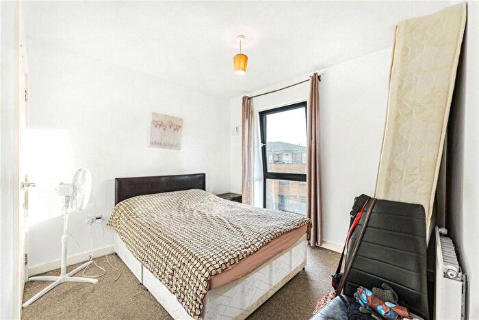 1 Bedroom Apartment For Sale In Gateway Court, Parham Drive, Ilford, IG2