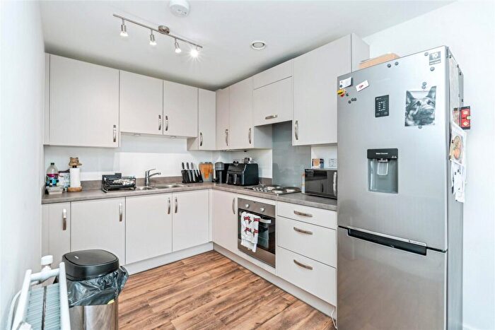 2 Bedroom Flat For Sale In John Thornycroft Road, Southampton, Hampshire, SO19