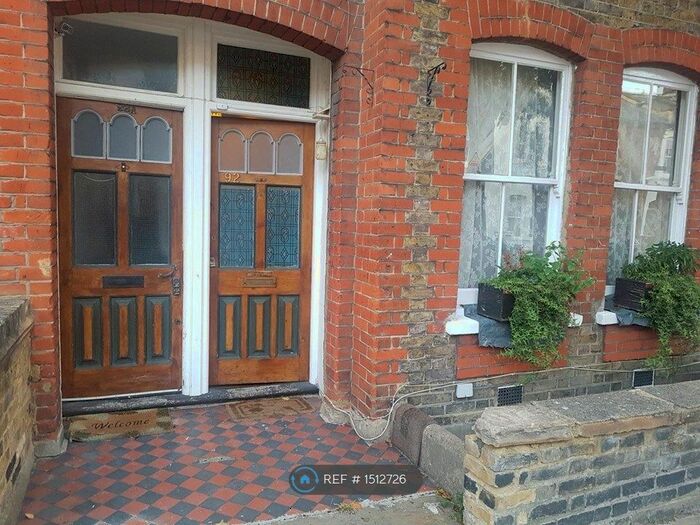2 Bedroom Flat To Rent In Ingelow Rd, London, SW8