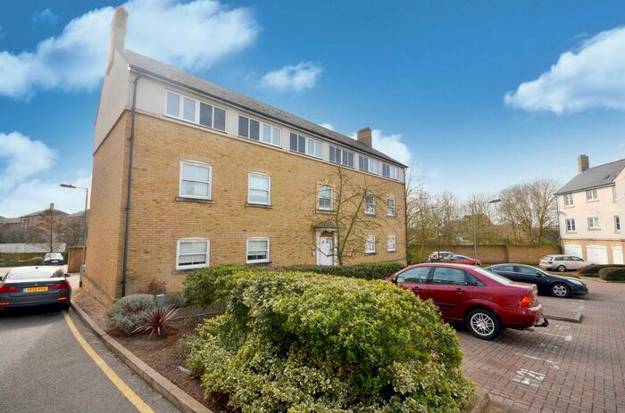 2 Bedroom Apartment To Rent In Holden Close, Braintree, CM7