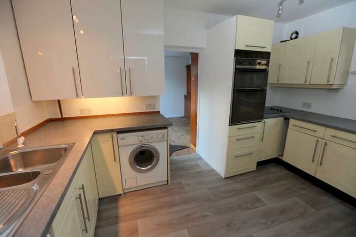 4 Bedroom Detached House To Rent In Hempstead Road, Watford WD17